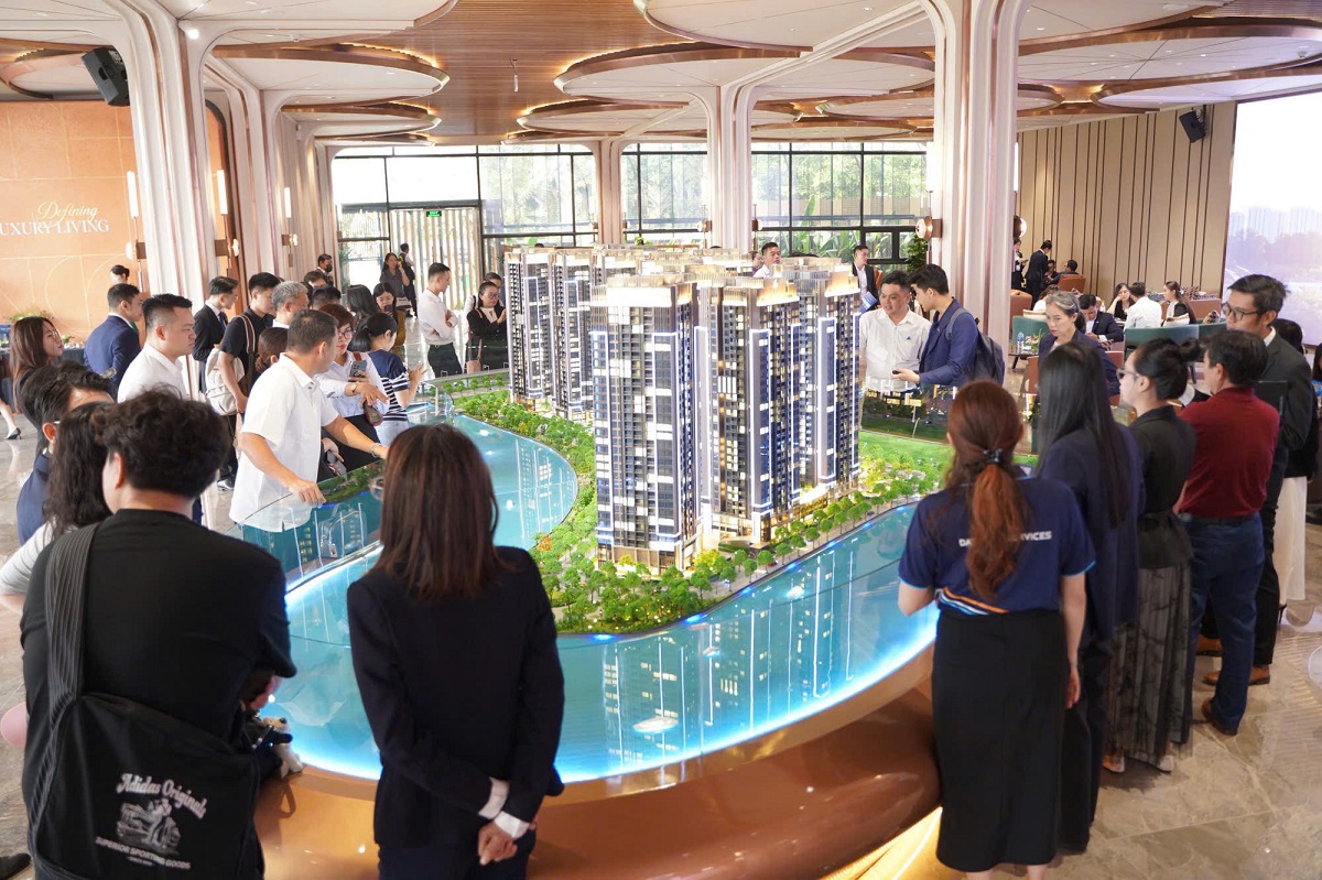 Khách hàng quan tâm tìm hiểu các dự án hạng sang tại khu Đông TP.HCM – khu vực đang dẫn dắt xu hướng bất động sản cao cấp